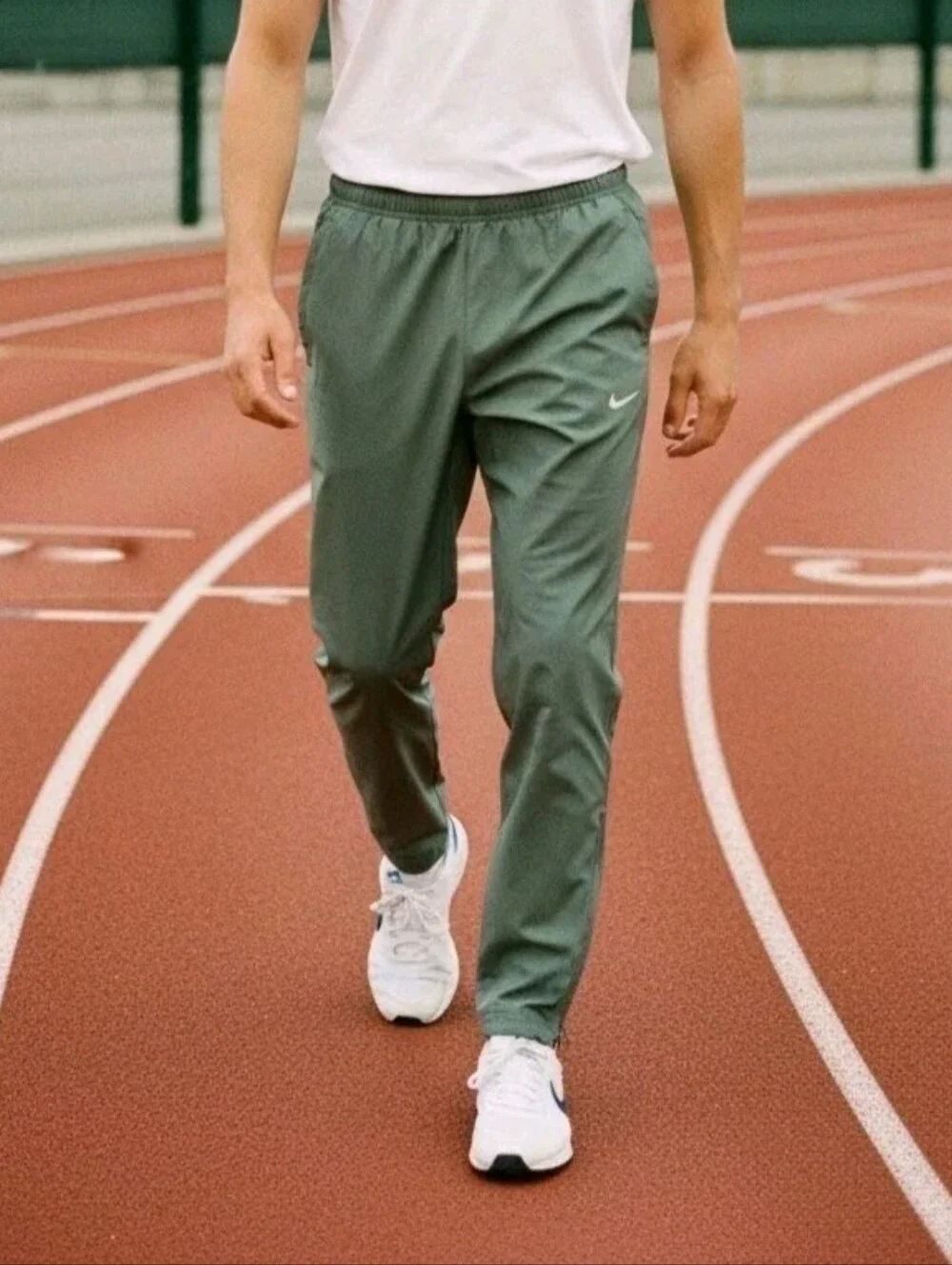 NWT Nike Dri-Fit Running Green Athletic Challenger 28